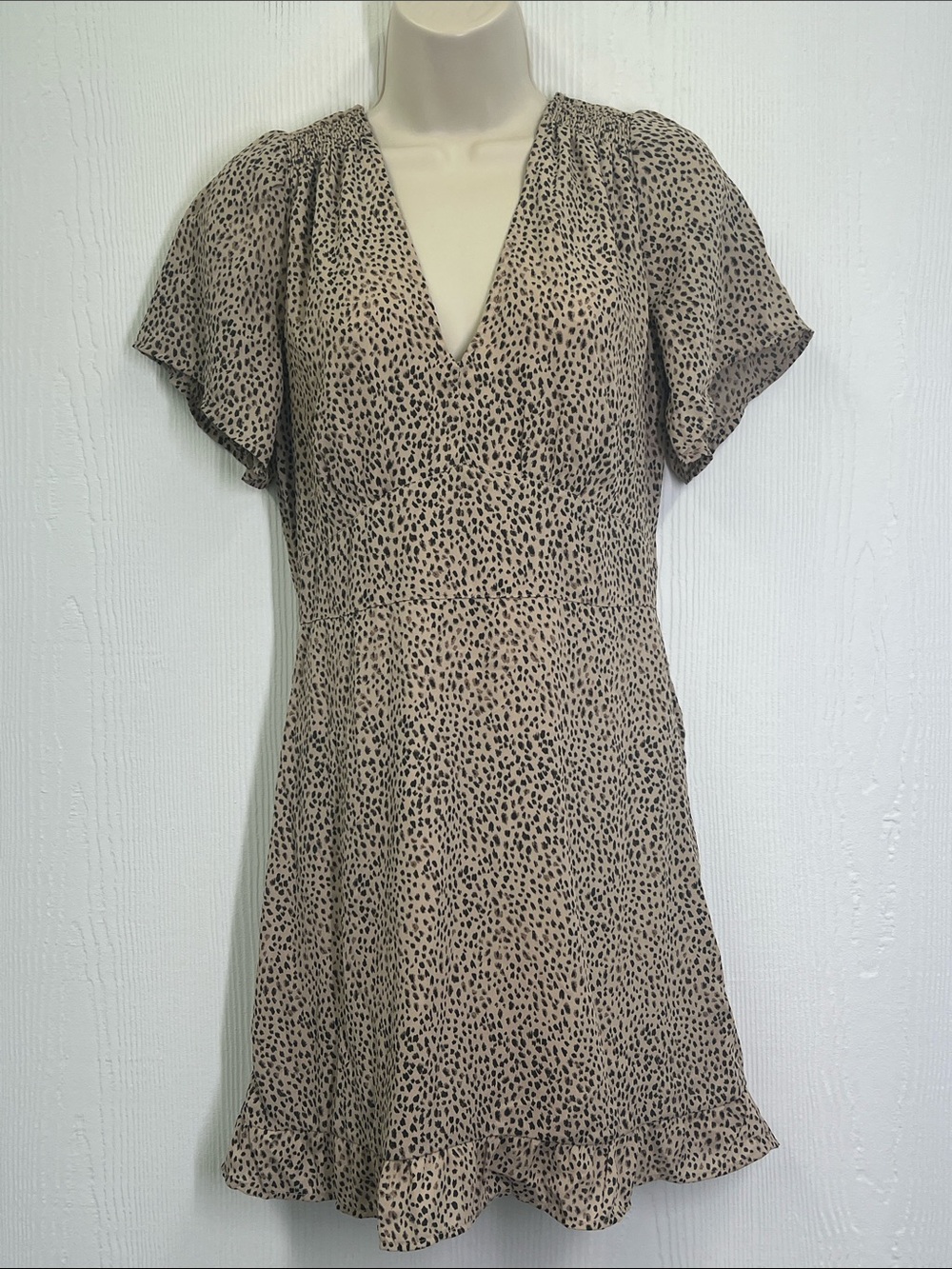 Abercrombie & Fitch - Cheetah Print V Neck Flutter Sleeves Mini Dress Size Small